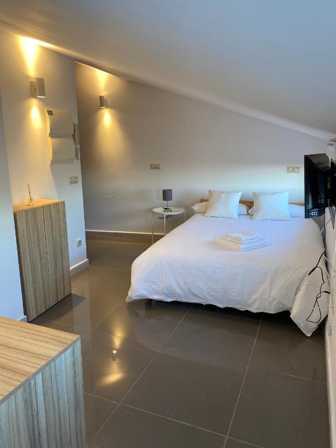 Apartamentos Fuente Arriba Poyales Del Hoyo エクステリア 写真